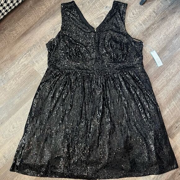 Draper James Sleeveless V-Neck Sequin Dress-Size 26W - Picture 3 of 9